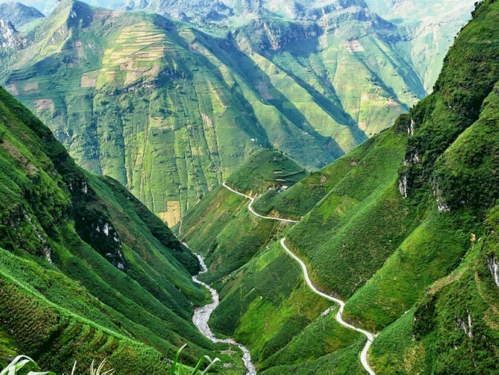 Quan Ba Heaven Gate is known as the first gateway on the journey to conquering the Dong Van Karst Plateau